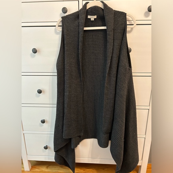 LOFT Dark grey sweater vest, one size - Picture 1 of 2